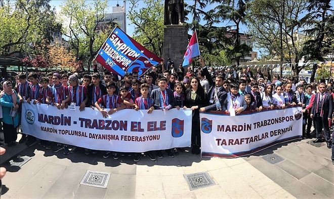 Trabzon - Mardin kardeşliğinde ´Şampiyon Trabzonspor´ sloganları