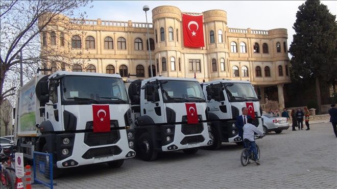 Nusaybin Belediyesine 3 tane temizlik aracı hibe edildi