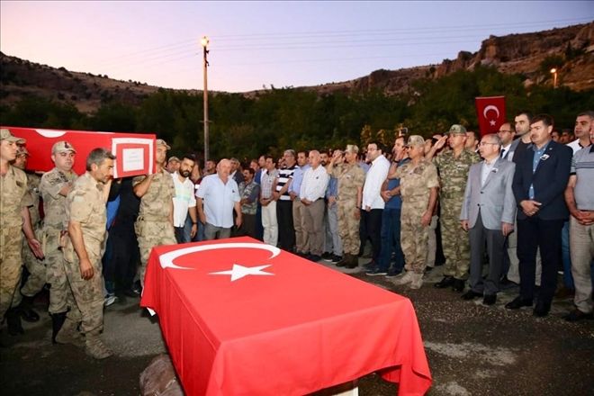 Şehit güvenlik korucusu tekbirlerle son yolculuğuna uğurlandı