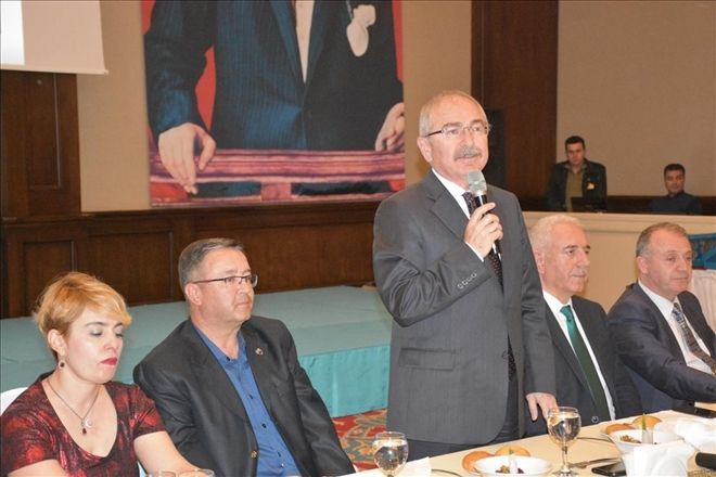 25 Hizmet Yılını Doldurmuş Doktorlara Plaket.