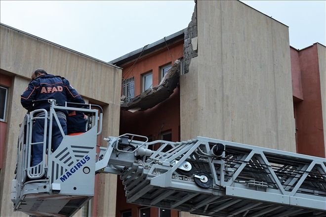 Adıyaman´daki deprem, Mardin Valiliği binasını da etkiledi