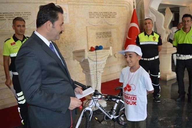 Kırmızı Düdük´ kampanyasından bisiklet kazandı