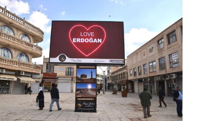Midyat Belediyesinden 5 Dilde Erdoğan Sevgisi