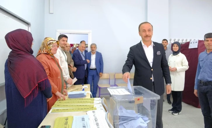 AK Parti Mardin Büyükşehir Belediye Başkan Adayı Abdullah Erin Oyunu Kullandı