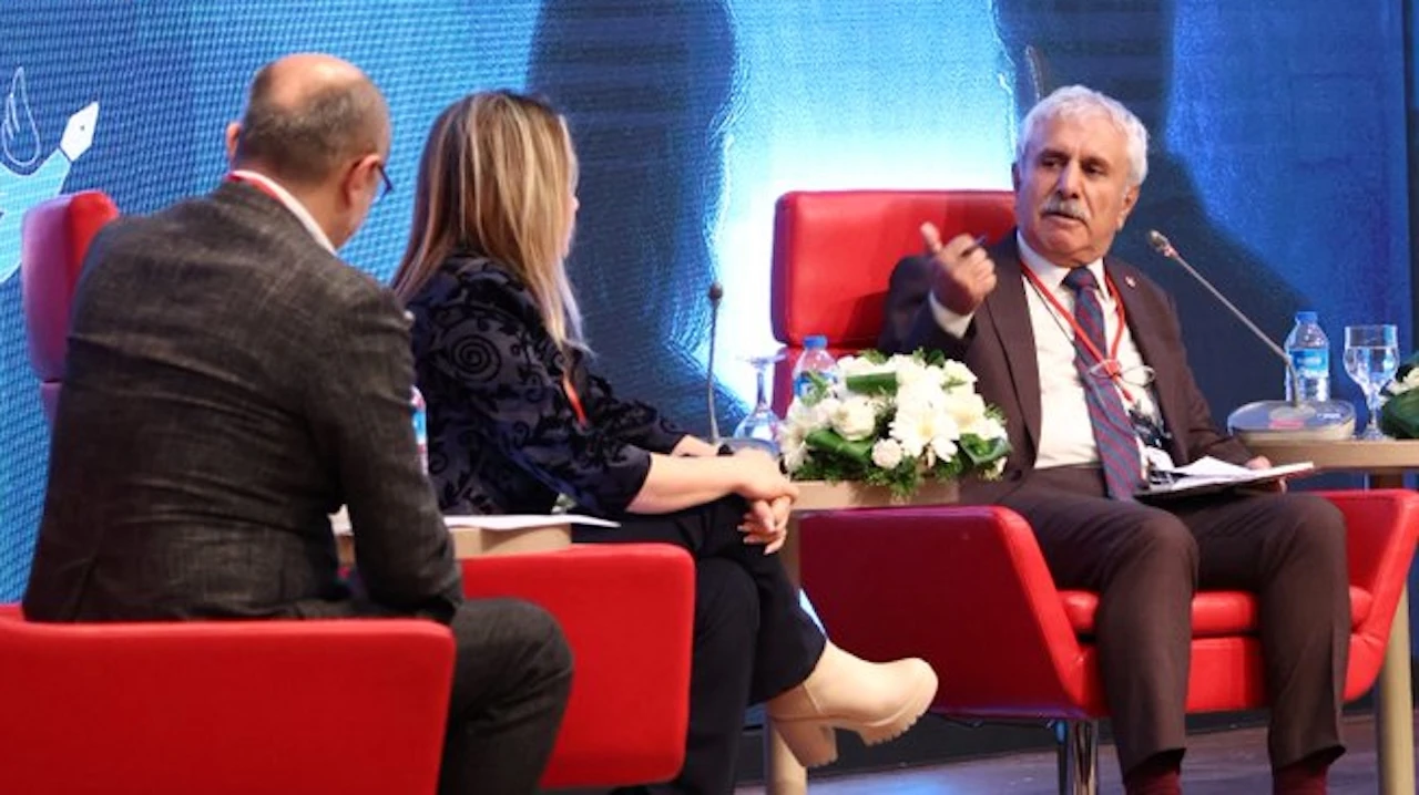 Ankara’da “"Dijital Tekeller, Tehditler ve Arayışlar"” konferansı