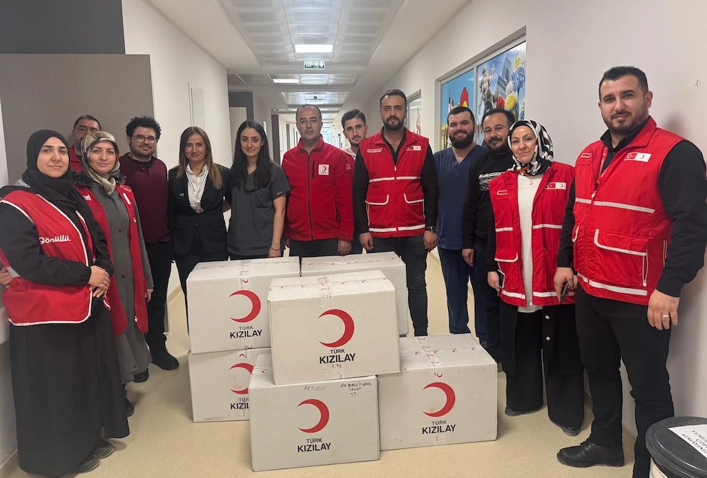 Artuklu Kızılay&rsquo;dan Hastanedeki &Ccedil;ocuklar İ&ccedil;in Anlamlı Destek
