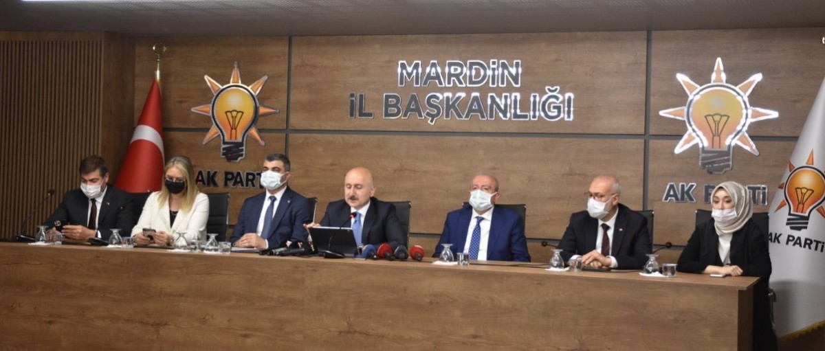 Bakan Karaismailoğlu; Ak Parti İl Binasında açıklamalarda bulundu