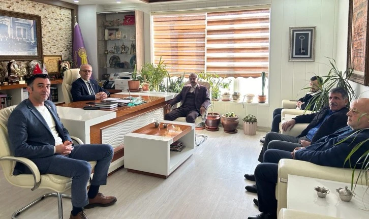 CHP Artuklu Başkan adayı Adam STK'ları ziyaret etti.