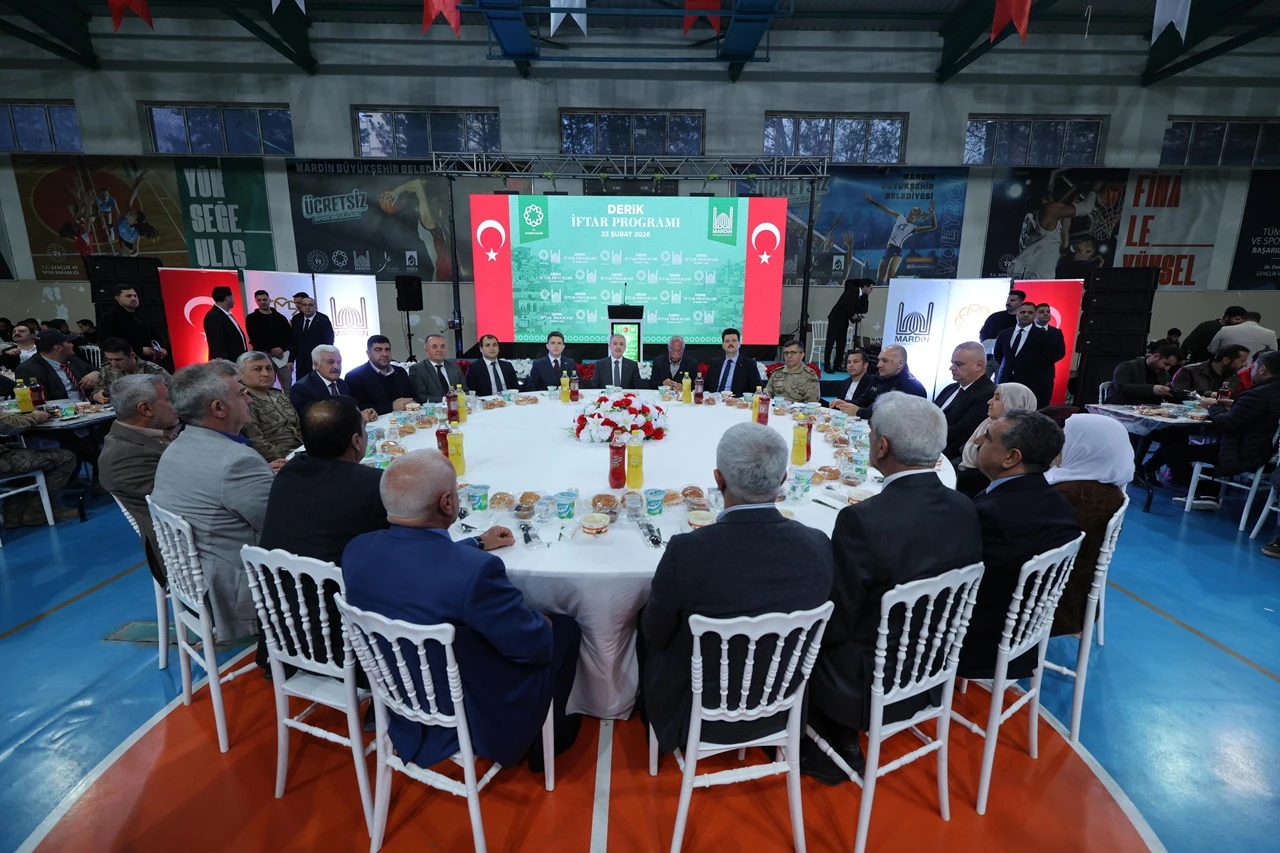 Derik&rsquo;te G&ouml;n&uuml;lleri Buluşturan İftar