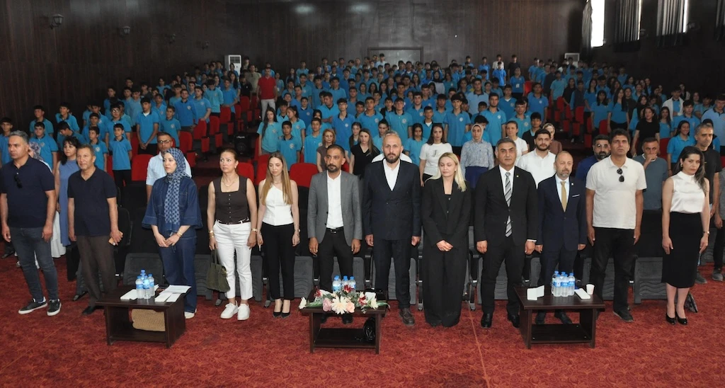 Gen&ccedil;lerle Tecr&uuml;be K&ouml;pr&uuml;s&uuml; Kuruldu