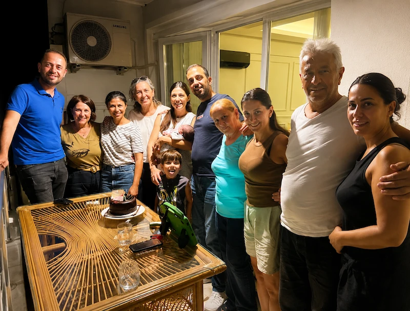 Helen&rsquo;e &ldquo;Hoş Geldin Bebek&rdquo; Pastası