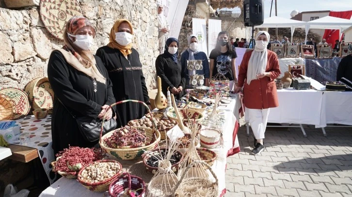 Kadınlar Ürünlerini Sergiledi