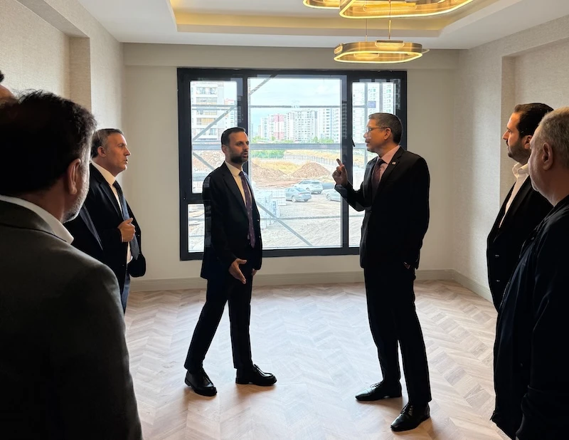 Malezya B&uuml;y&uuml;kel&ccedil;isi&rsquo;nden Kutay İnşaat Projelerine Ziyaret