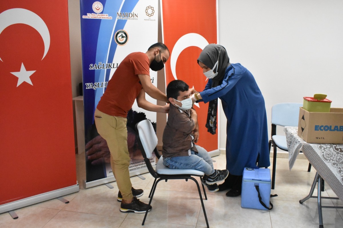 Mardin Büyükşehir Belediye çalışanları aşı oldu