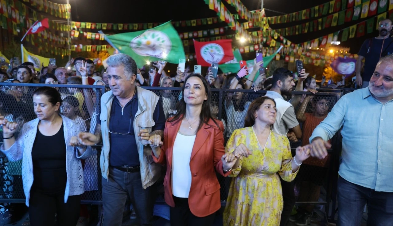 Mardin&rsquo;de &ldquo;Barış ve Demokratik Toplum Halk Ş&ouml;leni&rdquo; D&uuml;zenlendi