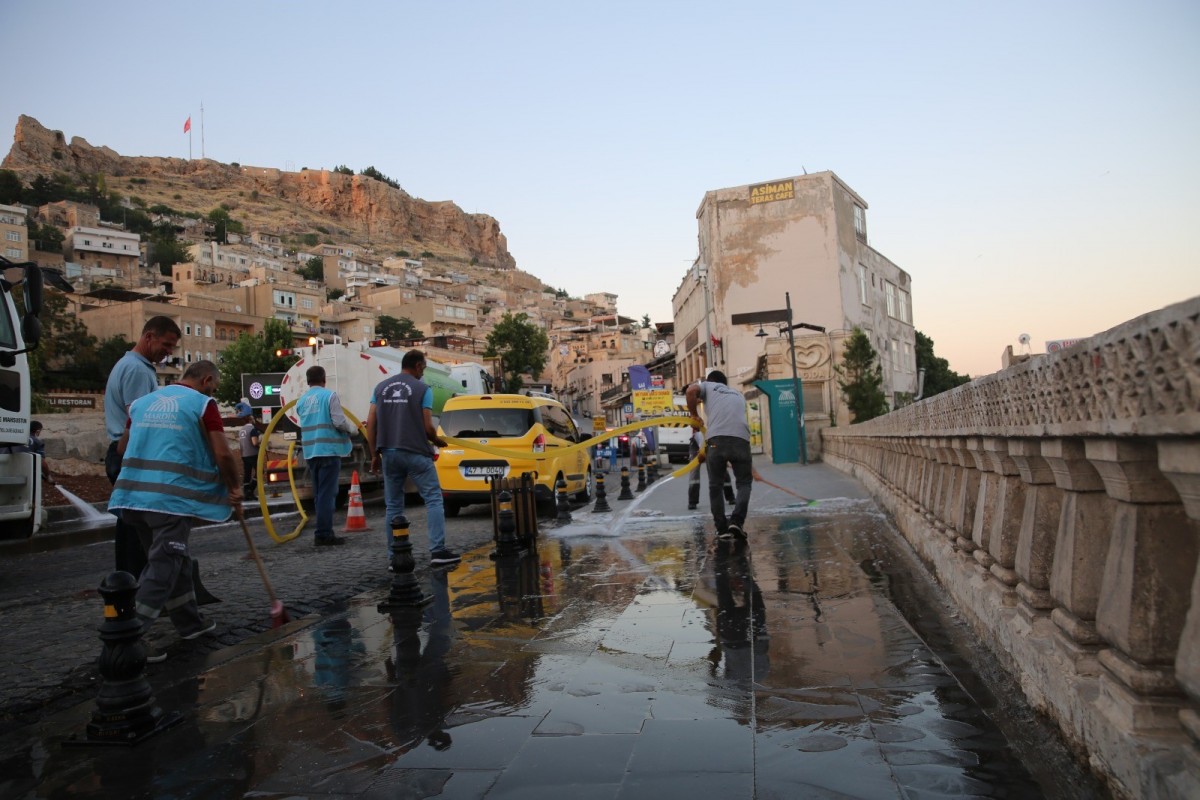 Mardin’de caddeler dezenfekte edildi    