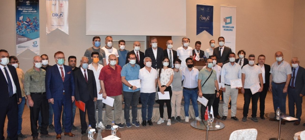 Mardin'de gazetecilere "Bilgi Güvenliği ve Siber Güvenlik Bilinçlendirme Eğitimi" verdi