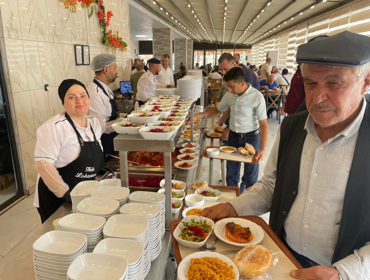 Mardin'de, Halk Lokantasında  her g&uuml;n 500 Kişiye yemek