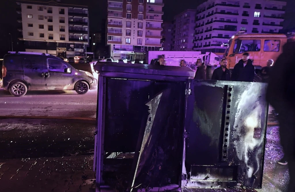 Mardin&rsquo;de Ka&ccedil;ak Elektrik Zarara Yol A&ccedil;tı!