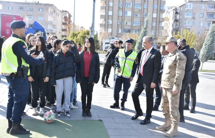 Mardin’de öğrencilere uygulamalı trafik eğitimi 