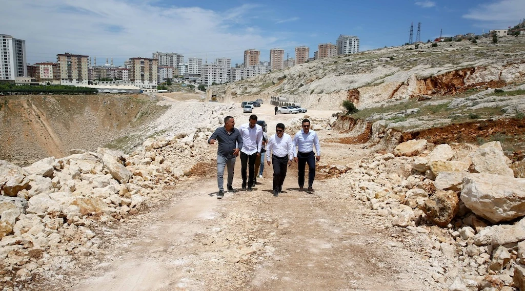 Mardin'de, Ravza-Kasımiye Yol çalışmaları  devam ediyor