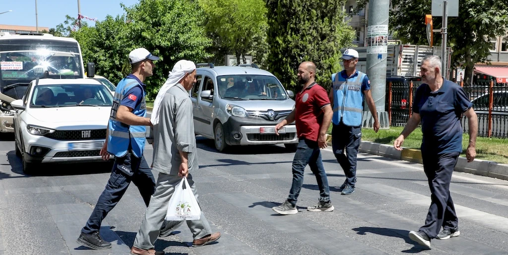 Mardin'de sıcaklar tavan yaptı, zabıta ekipleri toplu taşıma araçlarında klima denetimi yapıyor