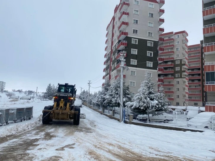 Midyat belediyesi kar çalışması devam ediyor