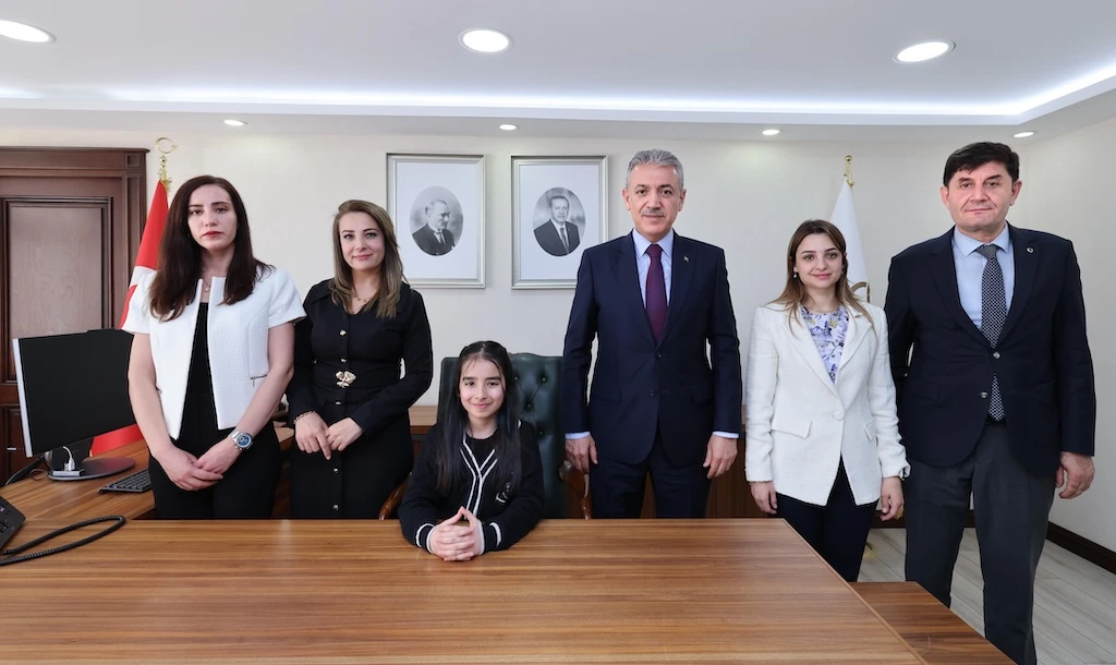 Minik Ela Naz, Valilik Koltuğuna Oturdu