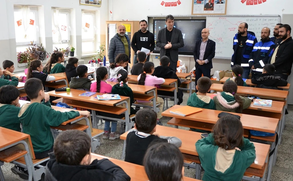 Dicle G&ouml;n&uuml;ll&uuml;leri&rsquo;nden&nbsp;&Ouml;ğrencilere Destek