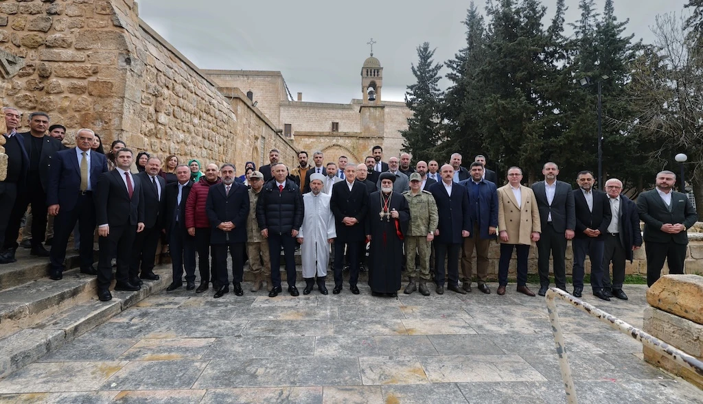 &nbsp;  S&uuml;ryaniler Tarihi Kilisede Diriliş Bayramını kutladı