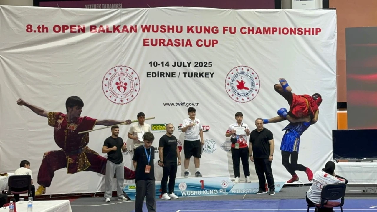  Songur Wushu Kungfu’da Rüzgar gibi esti
