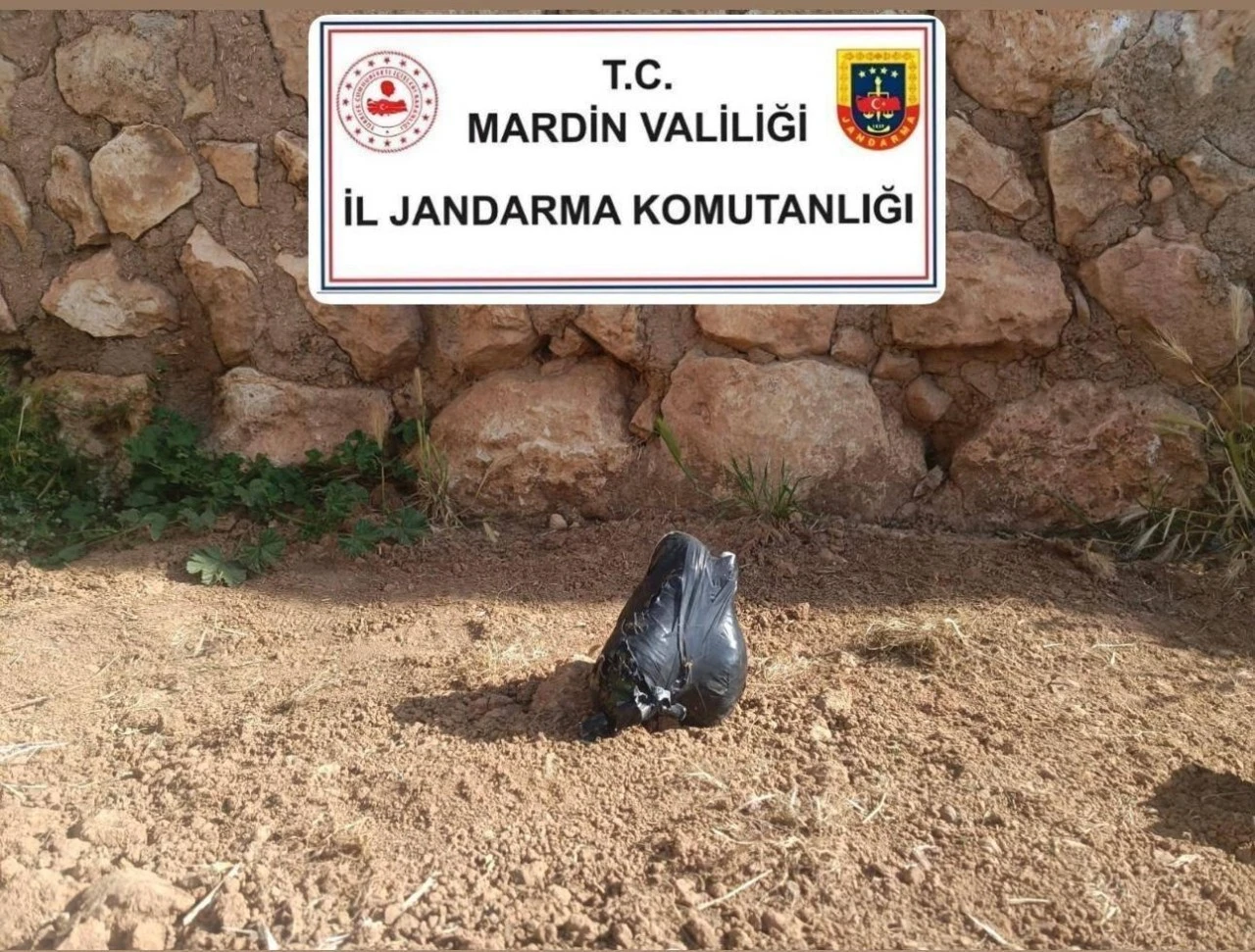 Kızıltepe İlçesinde, Evinde El Bombası Bulunan Şahıs Tutuklandı.