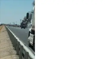 Seyir halindeki askeri ara&ccedil; alev aldı