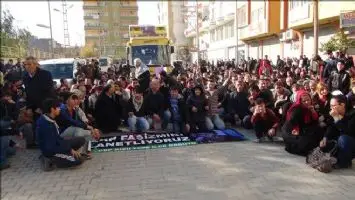 Kızıltepe`de elektrik kesintisi protestosu