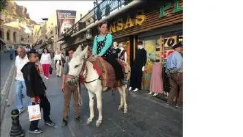 Mardin&acute;de Eşekler Turizmin Hizmetinde..