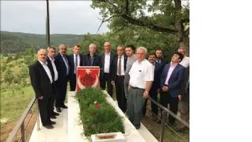 Miroğlu:Şerife &Ouml;zden Kalmış&acute;ın Kabrini Ziyaret Etti