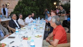 Koçak, basın mensuplarıyla iftarda bir araya geldi