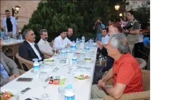 Ko&ccedil;ak, basın mensuplarıyla iftarda bir araya geldi