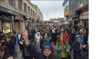 S&uuml;ryaniler IŞİD'i protesto etti