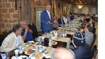 Miroğlu, Aşiret Liderleri ve Kanaat &Ouml;nderleriyle İftar Sofrasında Buluştu