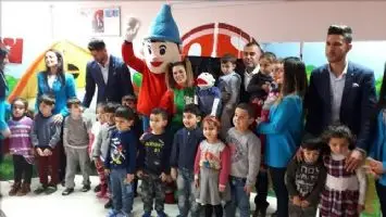 &Ouml;ğrencilere Karne Hediyesi Tiyatro G&ouml;sterimi