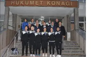 Sağlıkspor Hentbol Takımı, G&ouml;rele Kaymakamı Ermiş&acute;i Ziyaret etti