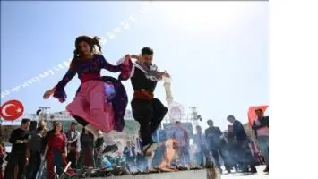 Mardin&acute;de Nevruz Bayramı Kutlandı..