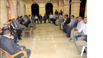 Şampiyon il&ccedil;eden havai fişekli kutlama