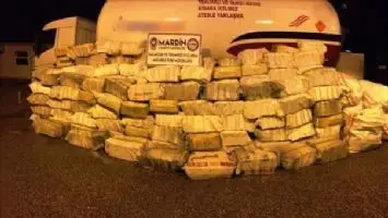 Yakıt tankerinde 253 bin paket ka&ccedil;ak sigara ele ge&ccedil;irildi