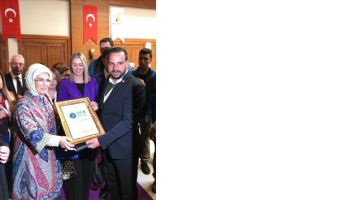 Emine Erdoğan´a Midyat taşından tablo hediye edildi