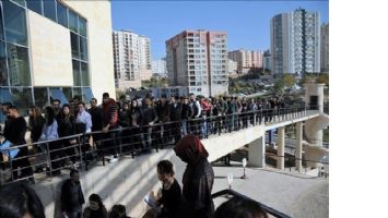 200 kişilik iş başvurusuna 2 binden fazla kişi müracaat etti