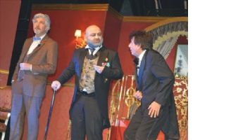 Uygur Tiyatrosu Marko Paşayı Mardin´de Sahneledi