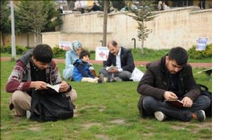 Mardin`de şiddete karşı kitap okuma eylemi