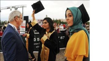 Diyarbakır´da mezuniyet töreninde protesto